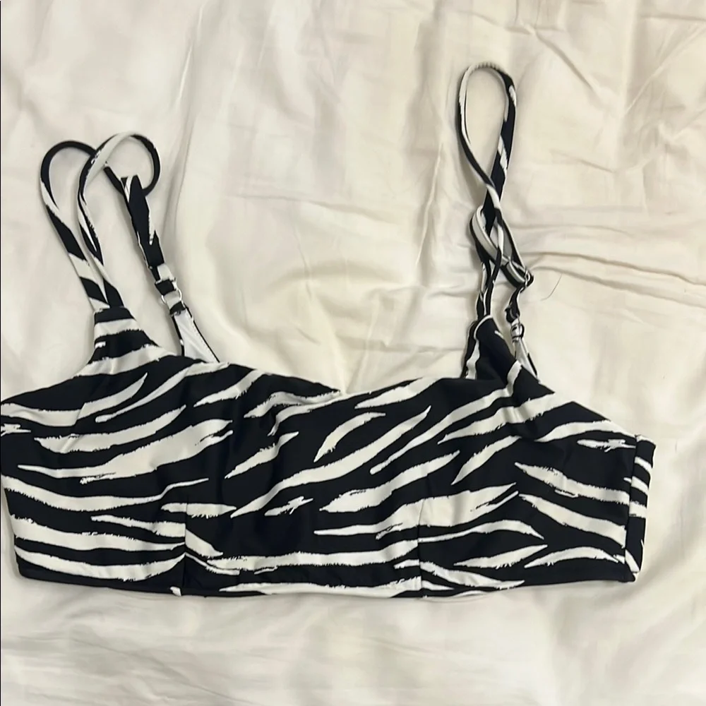 Seafolly Black and White Bikini Top - Picture 2 of 4